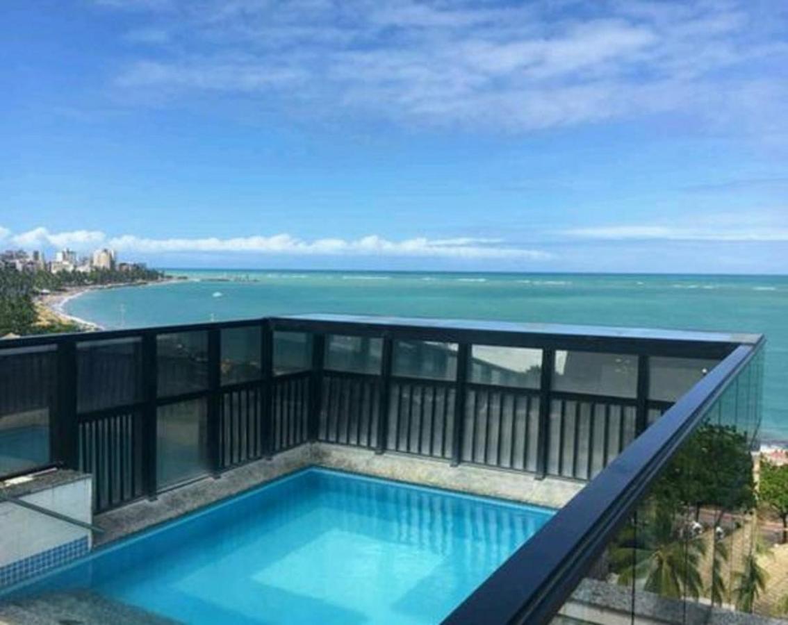 Na Beira Mar De Pajucara- Edif Neo- Apartamento Quarto E Sala - Tem Varanda- Vista Lateral Do Mar-rua Julio Plech Filho 60 Esquina Com Avenida Doutor Antonio Gouveia - Consumo Eletrico E Pago No Ckeck-out 1kwh E 1,35 Reias